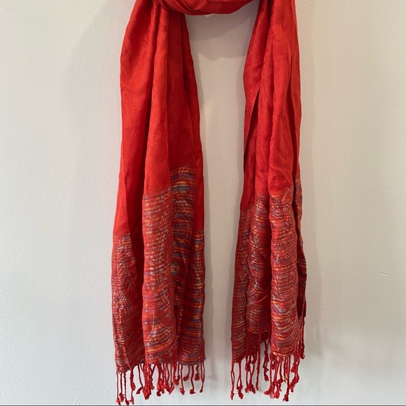 Red embroidered scarf - Picture 2 of 2
